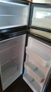 lednice-a-mrazak-otevreny.jpg