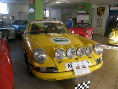 porshe-911.jpg